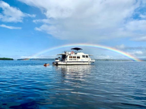 Wangi Wangi Houseboat on Lake Macquarie, no boat license required., Wangi Wangi